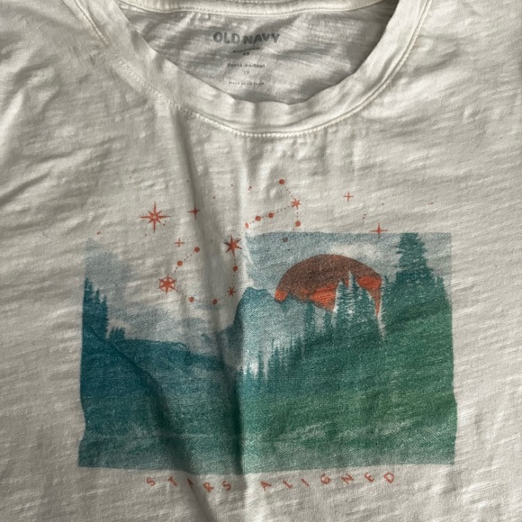Old Navy Graphic Tee - Picture 4 of 6